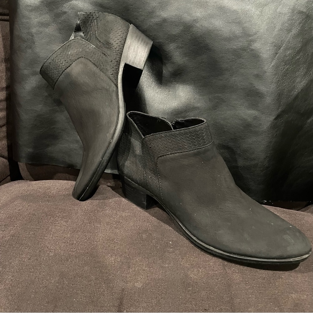 Women Lucky Brand Black Booties / Ankle Boots